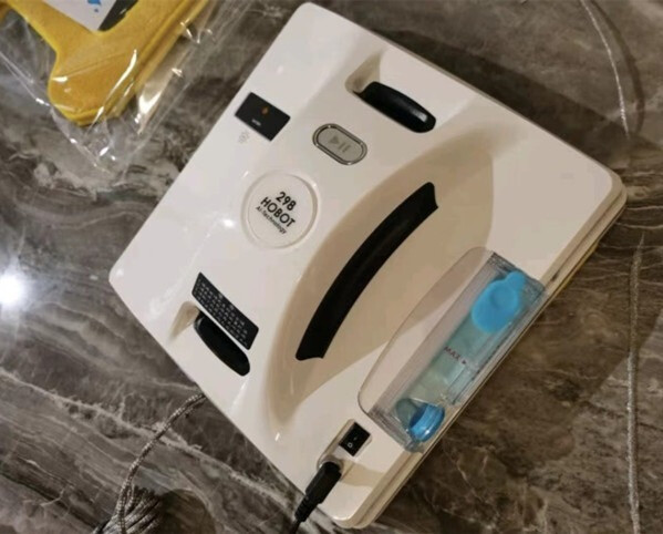 玻妞298自动喷水擦窗机器人，帮我们换个净界看世界-JinMo之家