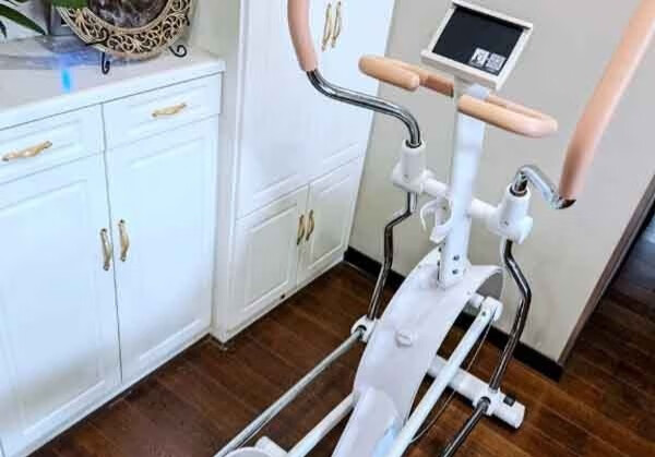 你只管运动，身材和健康交给赤兔镜面椭圆机的第3张示图