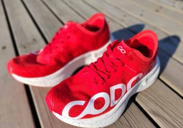 有颜有品厚底跑鞋——咕咚逐日PRO-JinMo之家