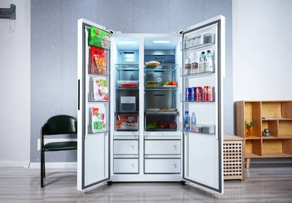 囤货优选大容量冰箱，满足全家饮食需求！