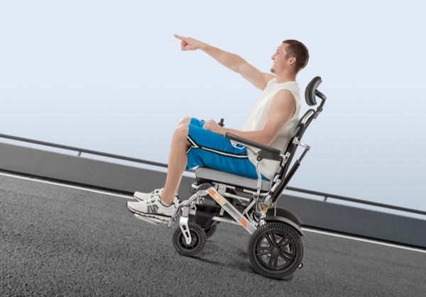 YATTLL雅途智能遥控电动轮椅怎么样？实测：老年人出行更轻松~的第3张示图