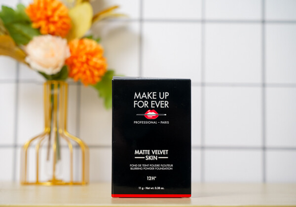 测评玫珂菲丝绒无瑕持妆粉饼，给皮肤开个美颜-JinMo之家