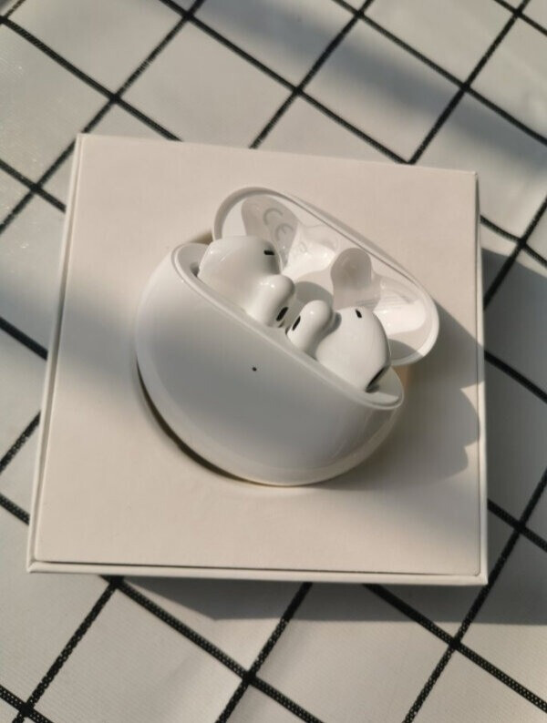 华为FreeBuds4耳机，舒适与音质测评。的第2张示图