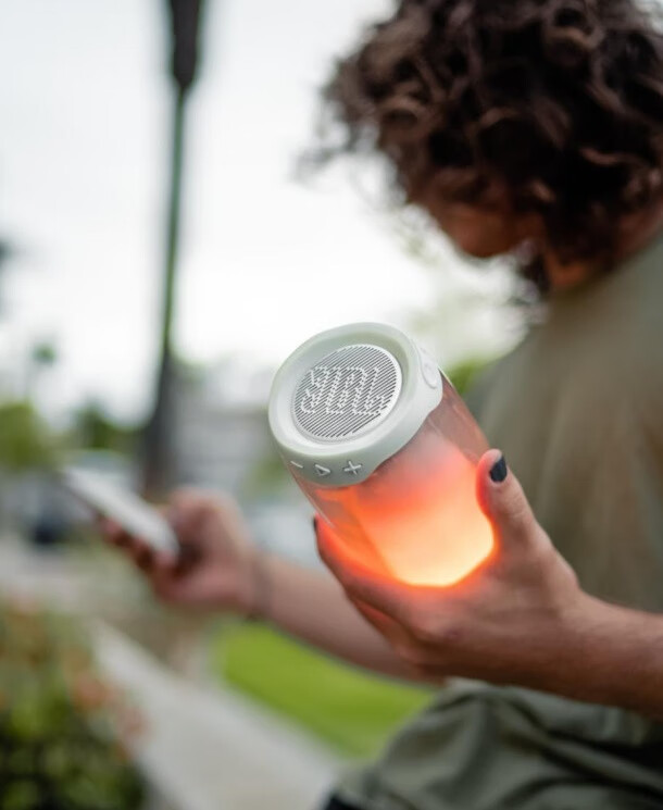 适合在户外听的JBL音箱！实属便携届的“扛把子”的第8张示图