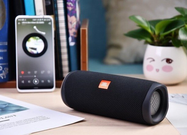 学生党抢先入手,JBL迷你蓝牙音箱拥有超高性价比-JinMo之家