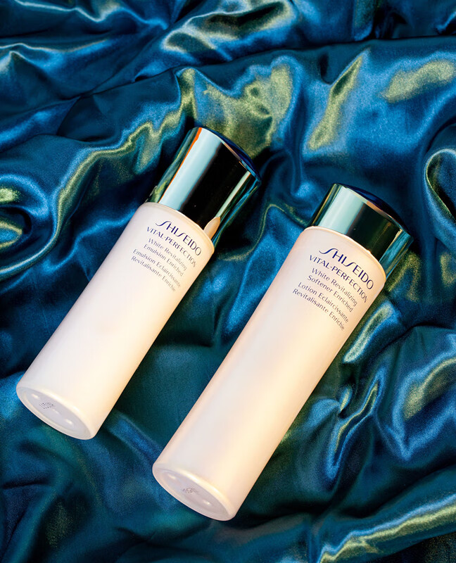 送女友什么礼物好？就选悦薇珀翡紧颜亮肤水乳！-JinMo之家