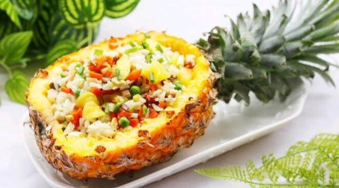 这才是菠萝炒饭的正确做法,鲜香味美,大人小孩都爱吃!的第5张示图 这才是菠萝炒饭的正确做法,鲜香味美,大人小孩都爱吃!的第5张示图