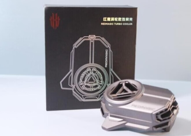 有人会说手机需要用到散热器吗？今天这个测评一定要看下的第3张示图