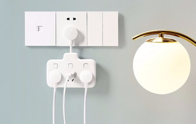 公牛柔性转换插头，灵活取点，安全牢固-JinMo之家