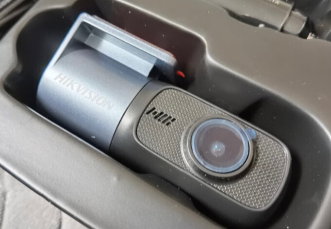 意外发生却找不到证据，可选择海康威视行车记录仪的第5张示图