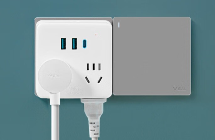 想拥有便捷生活吗?快来试下这款PD快充转换插头吧!的第2张示图 想拥有便捷生活吗?快来试下这款PD快充转换插头吧!的第2张示图