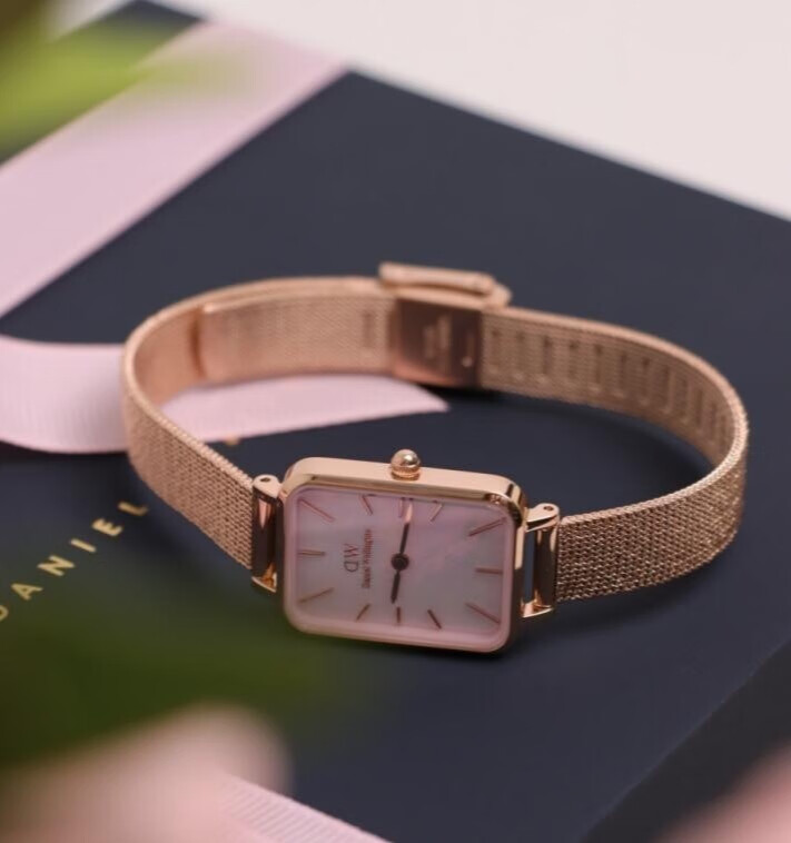 情人节送什么?DW小方表别错过,珠光贝母表盘超好看!的第3张示图 情人节送什么?DW小方表别错过,珠光贝母表盘超好看!的第3张示图