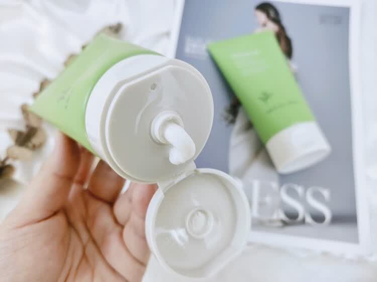 悦诗风吟绿茶保湿精萃洁面乳怎么样？-JinMo之家