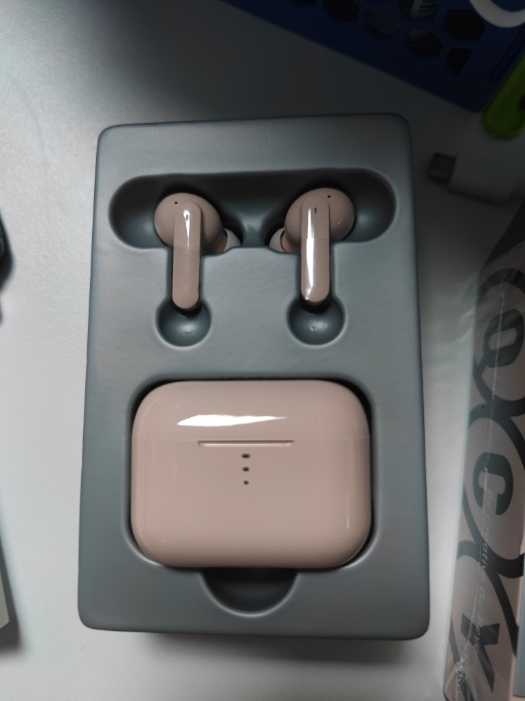 贫民窟女孩的蓝牙耳机，性价比绝了！-JinMo之家