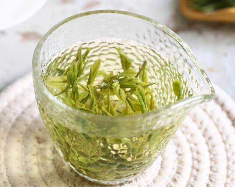 极白贵芽皇冠白茶：高品质茶叶，让生活质量更高！的第2张示图