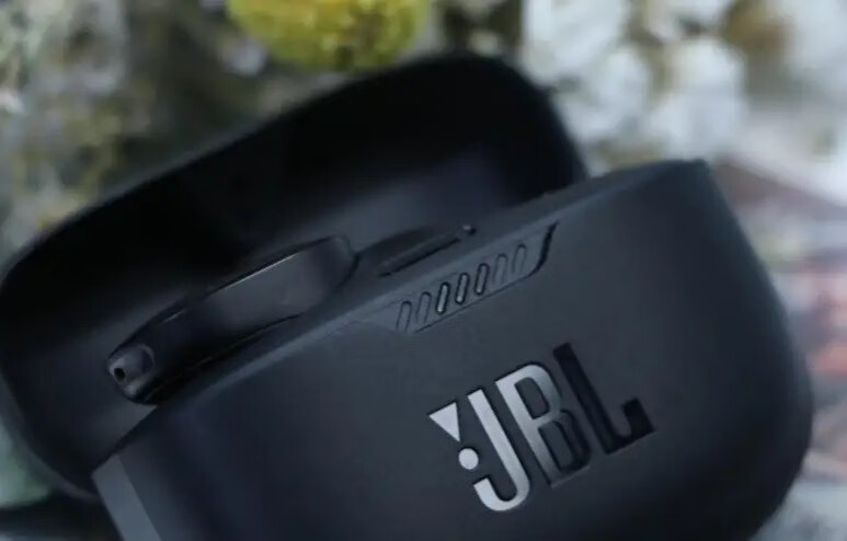 JBL 130NC真无线蓝牙耳机评测：降噪效果倍儿棒！的第1张示图