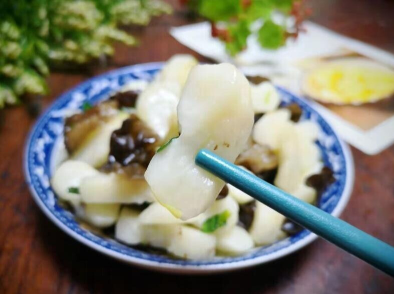 马蹄炒木耳味纯而嫩,让人忍不住流口水-JinMo之家