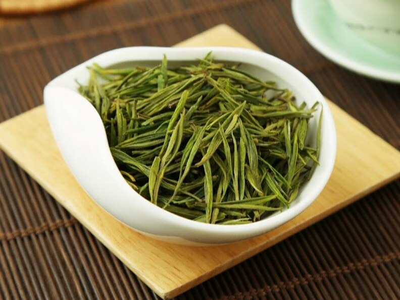 极白皇冠明前精品绿茶,过节送礼的不二之选-JinMo之家