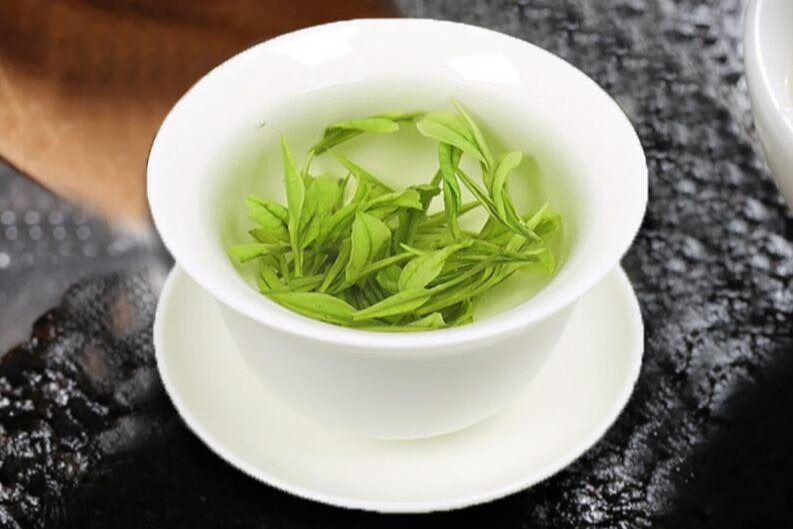 送爸妈的贴心好物——极白皇冠明前精品绿茶茶叶-JinMo之家