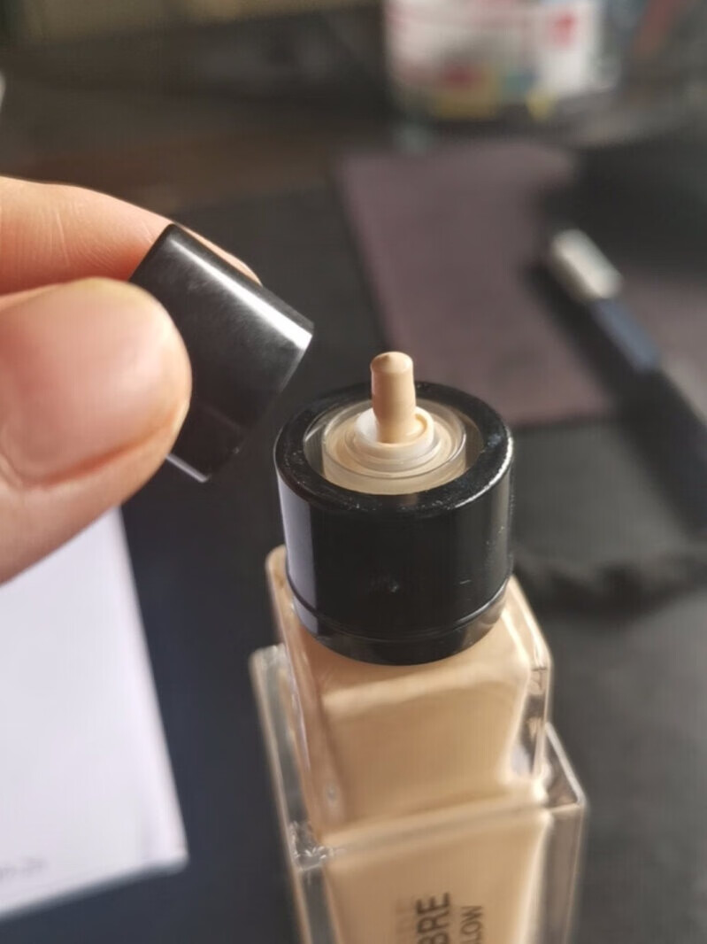 这粉底液打造的柔雾妆感美翻了，用它哄老妈开心准有用！-JinMo之家