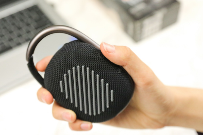 适合在户外听的JBL音箱！实属便携届的“扛把子”的第3张示图