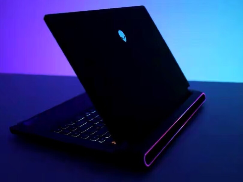 外星人全新m15-R6笔记本电脑，强悍性能的高端游戏本的第4张示图