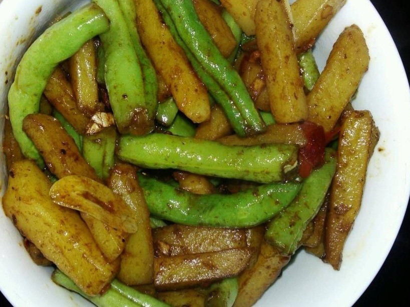 超下饭的土豆烧豆角，做好不比肉差，配上一碗大米饭-JinMo之家