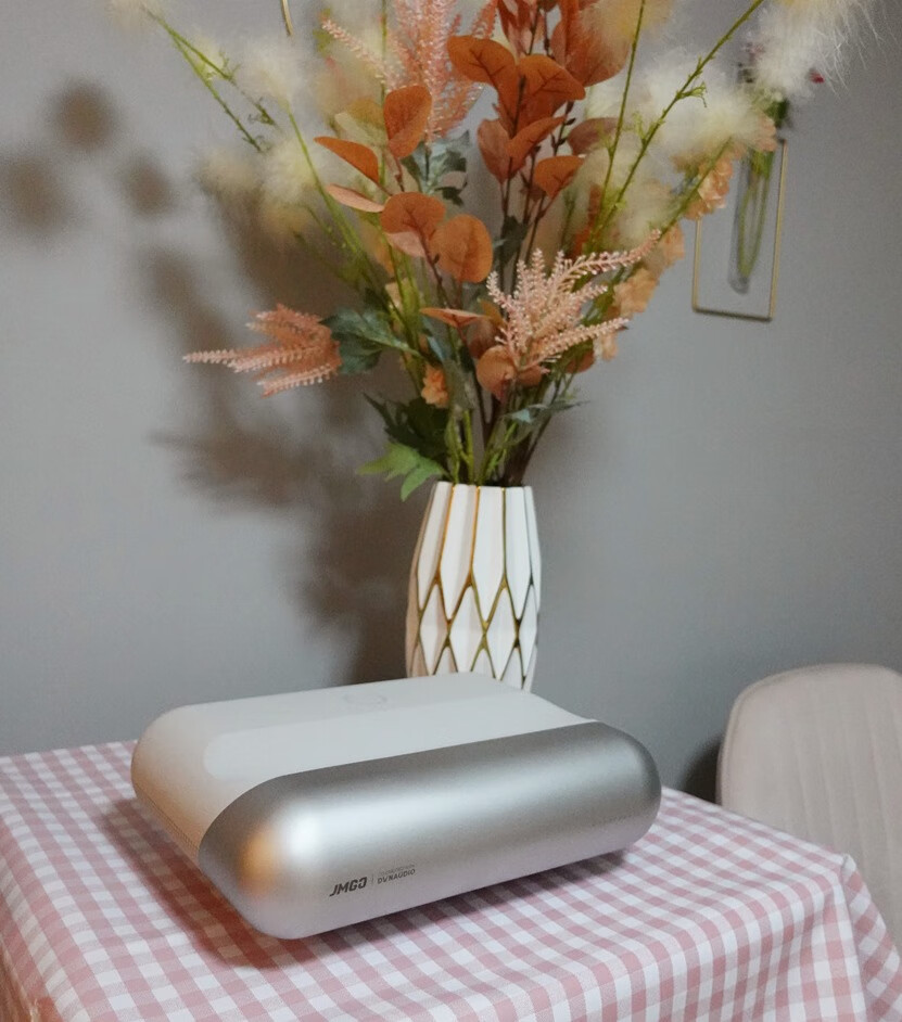 坚果智慧墙O1超近距投影仪评测，百搭各种风格的家居场景-JinMo之家