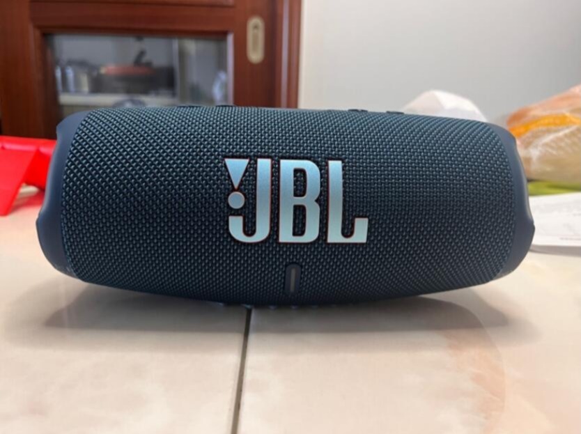 测评JBL CHARGE5桌面音响的声音品质怎么样？的第3张示图