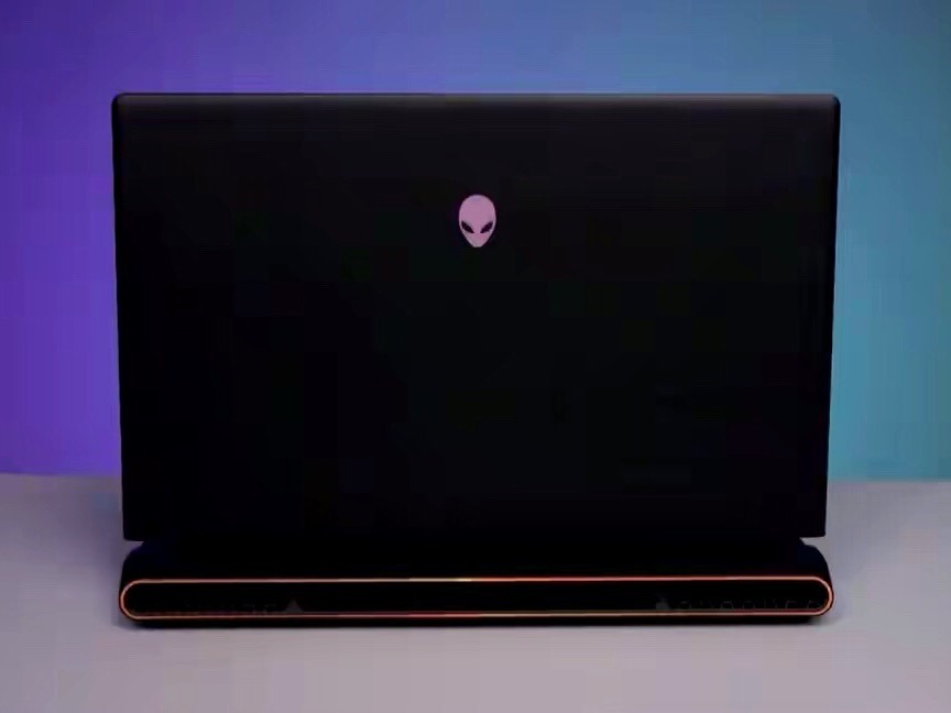 外星人全新m15-R6笔记本电脑，强悍性能的高端游戏本的第1张示图