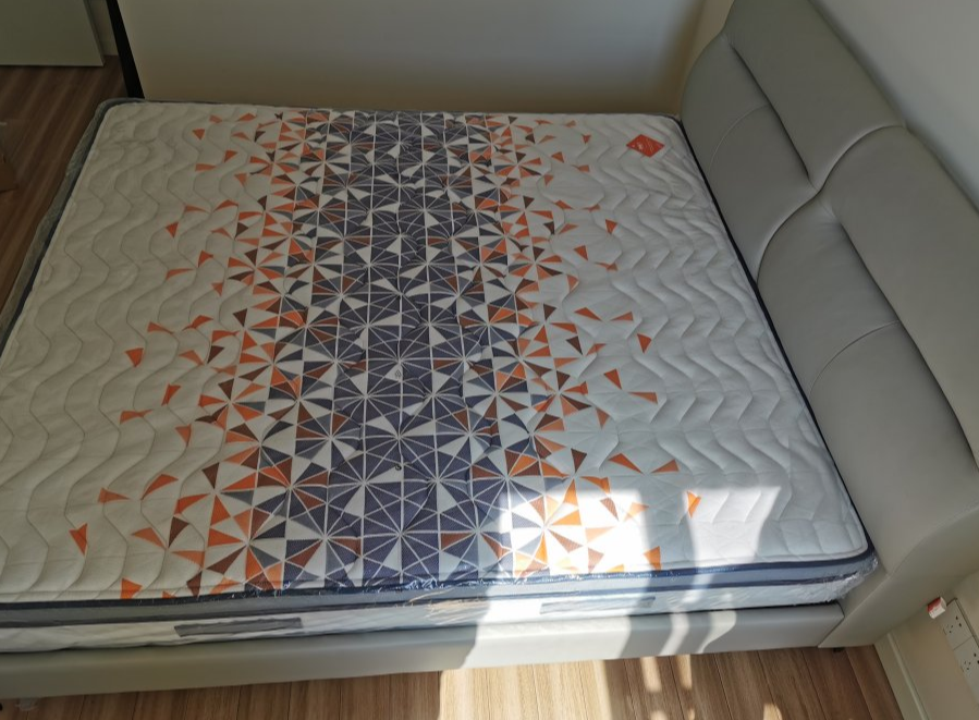 喜临门皮艺软床：人体工学设计，稳定承重经久耐用的第1张示图