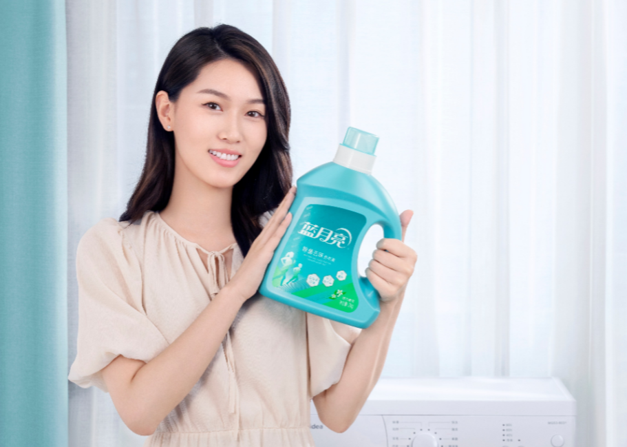 不再担心衣物异味严重，蓝月亮洗衣液轻松解决-JinMo之家