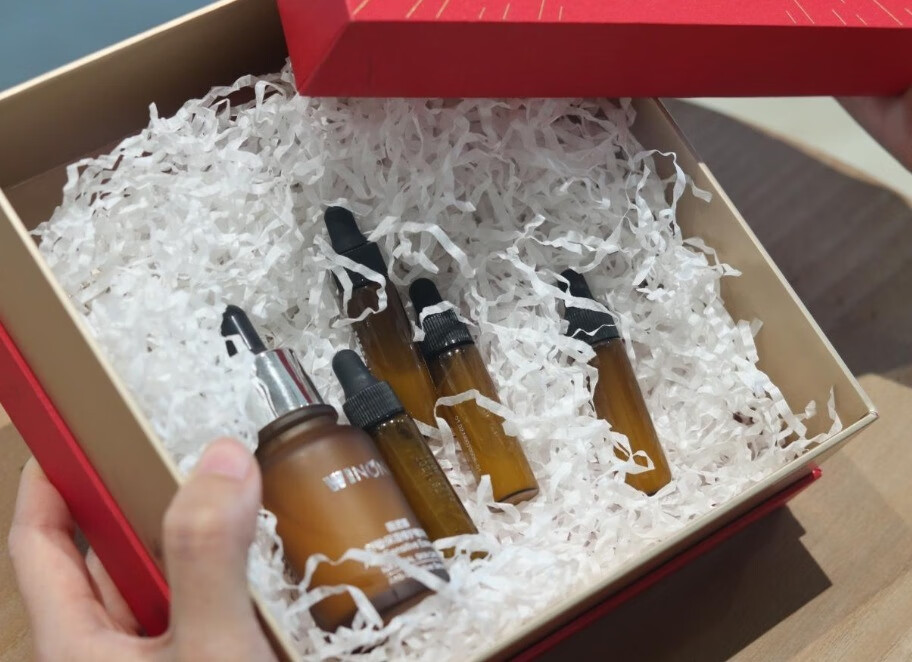 薇诺娜舒敏保湿修护精华液礼盒，新年不二的选择-JinMo之家