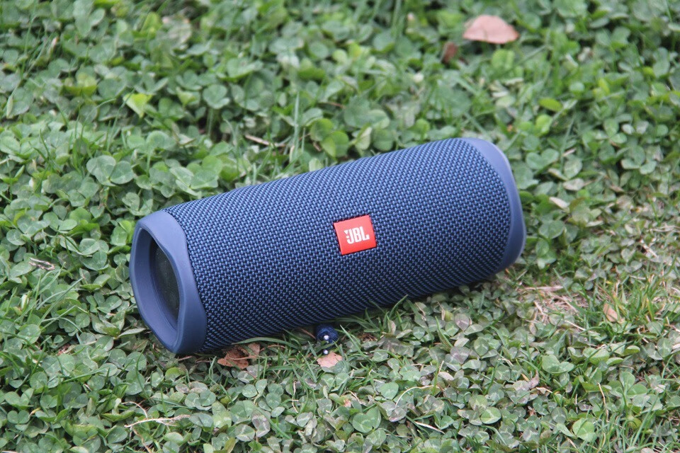 JBL Flip5蓝牙音箱评测：无论晴雨享受随心！的第3张示图