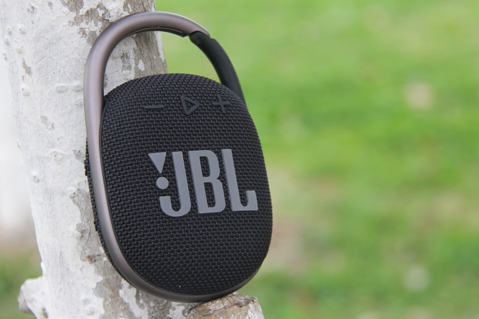 JBL CLIP4蓝牙音箱评测：便携机身传奇音效的第3张示图