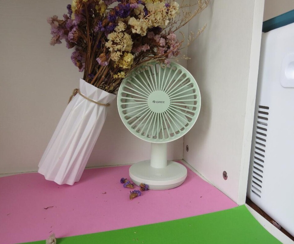 测评格力迷你USB风扇,三档风力可调,送你清凉一夏的第3张示图 测评格力迷你USB风扇,三档风力可调,送你清凉一夏的第3张示图