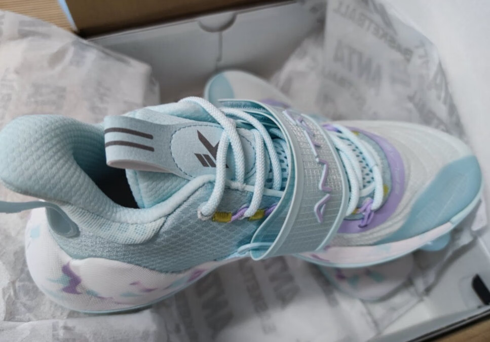 年轻运动范，安踏篮球鞋让运动更加轻盈灵活-JinMo之家