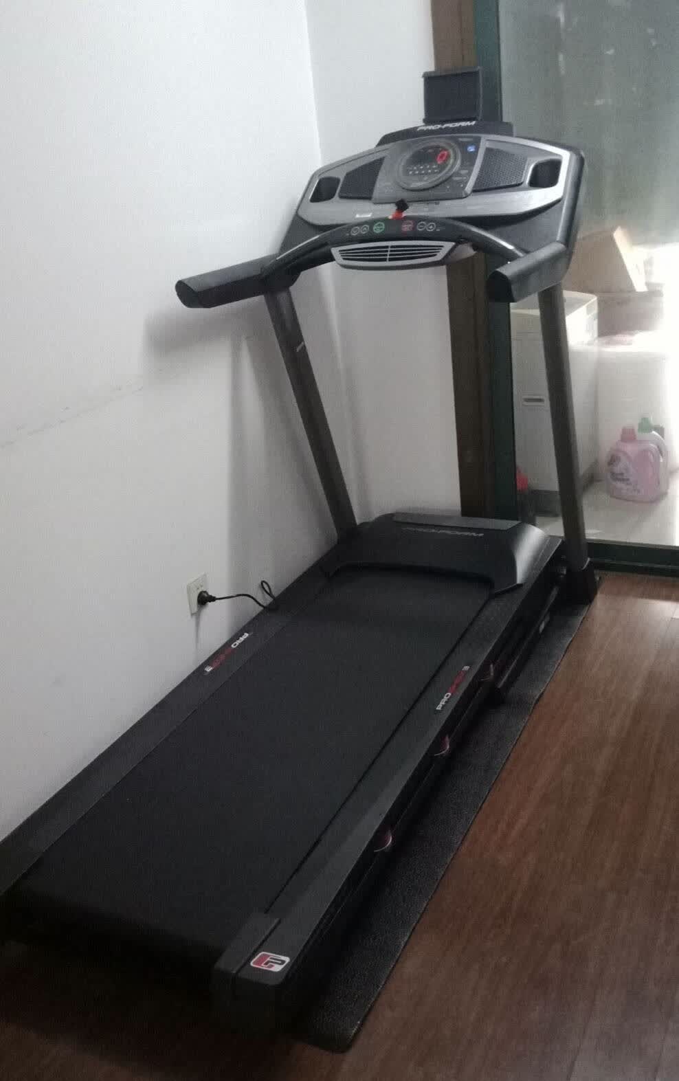 如何选择跑起来舒适的跑步机爱康普乐福家用跑步机测评
