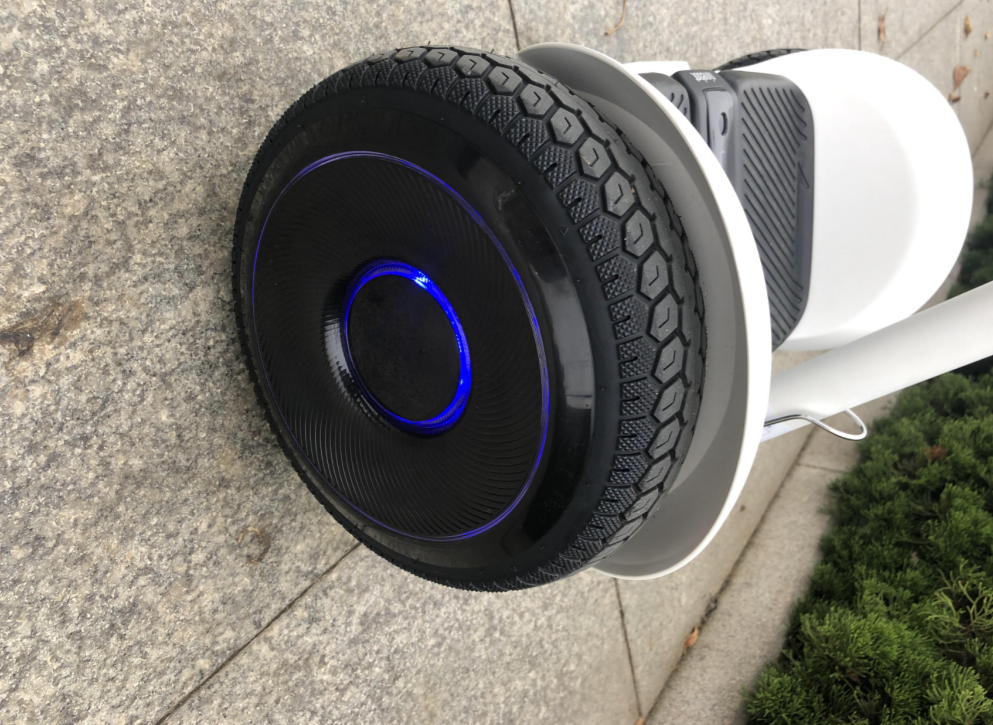 孩子骑平衡车就选它，骑行安全，玩法炫酷，家长更放心！的第3张示图