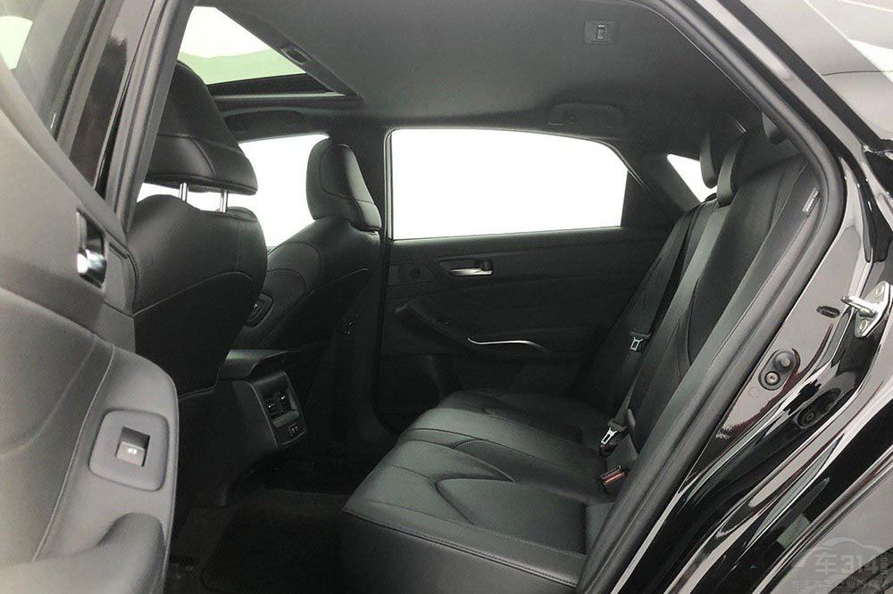 全新亚洲龙迎来上市,改款后的TA值得买吗?的第4张示图 全新亚洲龙迎来上市,改款后的TA值得买吗?的第4张示图