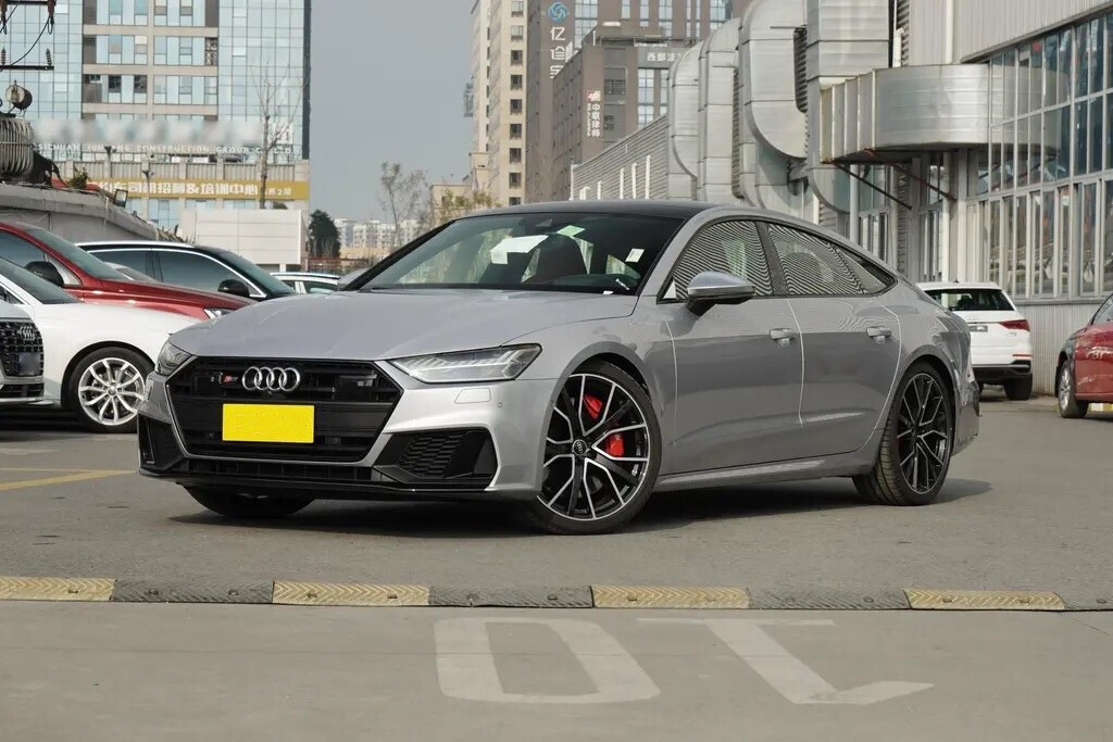 实拍奥迪S7，外观拉风，450马力+8AT，4.6秒破百，适合年轻人-JinMo之家