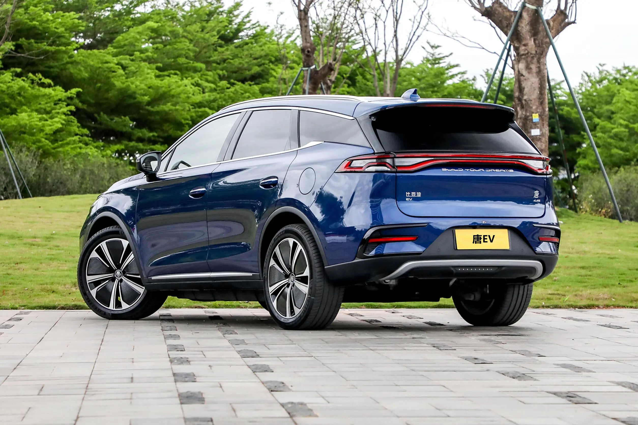 2022款比亚迪唐EV正式发布，最高续航730公里，预计售价30万元起的第7张示图