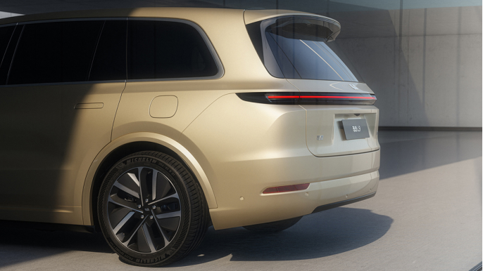 一箱油能跑1000+公里后排带大屏+温奶器？理想L9卖多少合适？-JinMo之家