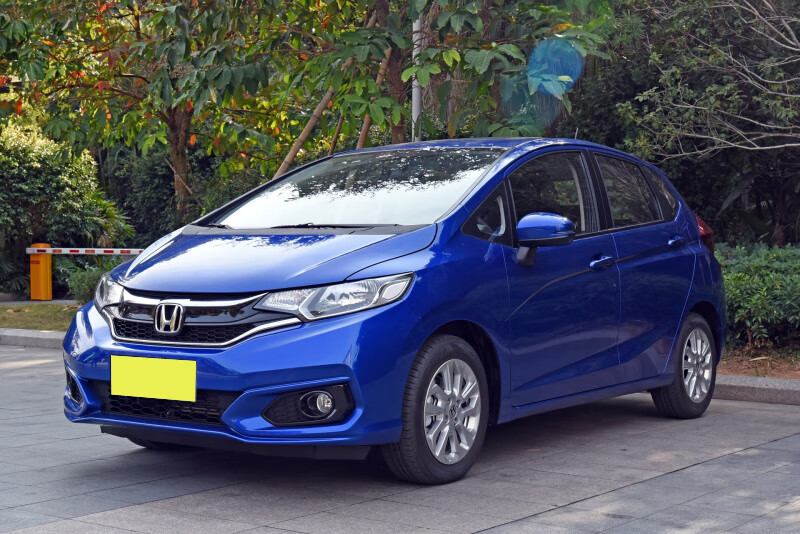 飞度备胎槽里面有少量积水且边缘绒布潮湿是怎么回事？-JinMo之家