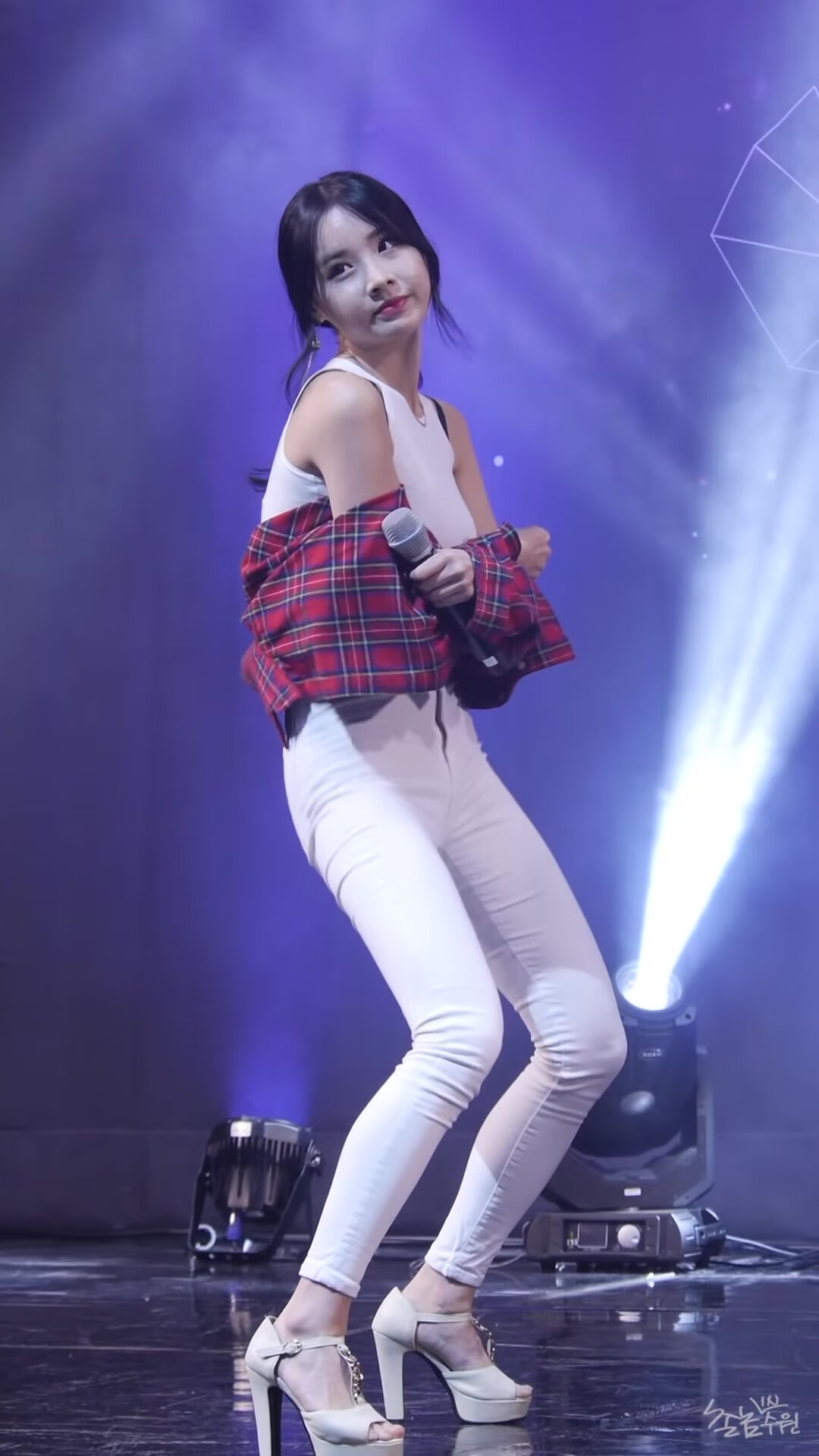 10 Stage Photos of Pocket Girls Member Habin