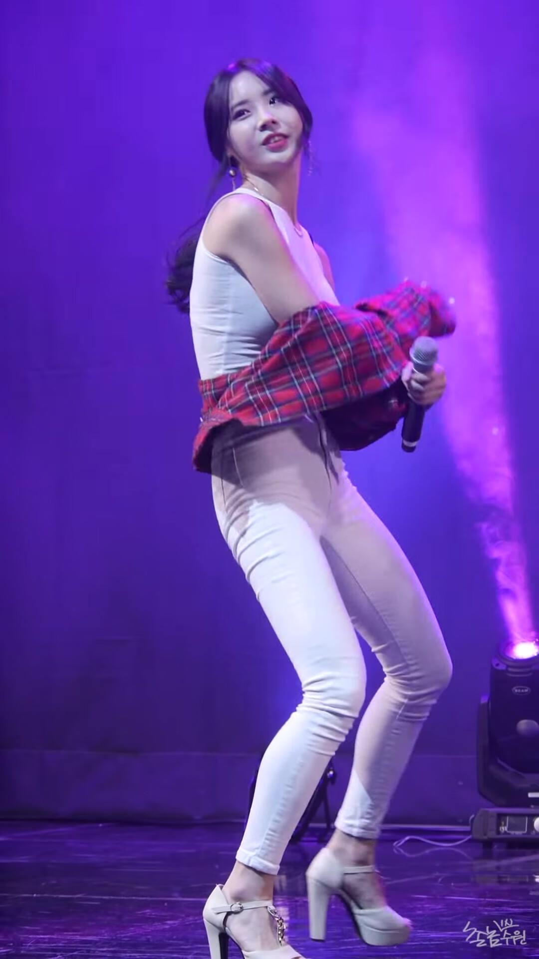 10 Stage Photos of Pocket Girls Member Habin