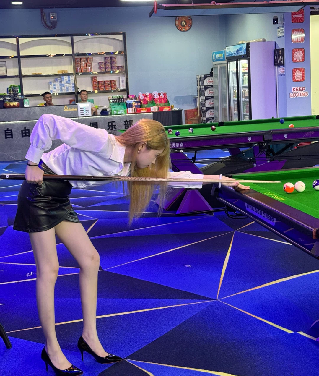 ハイヒールを履いた美女のコーディネート写真7枚