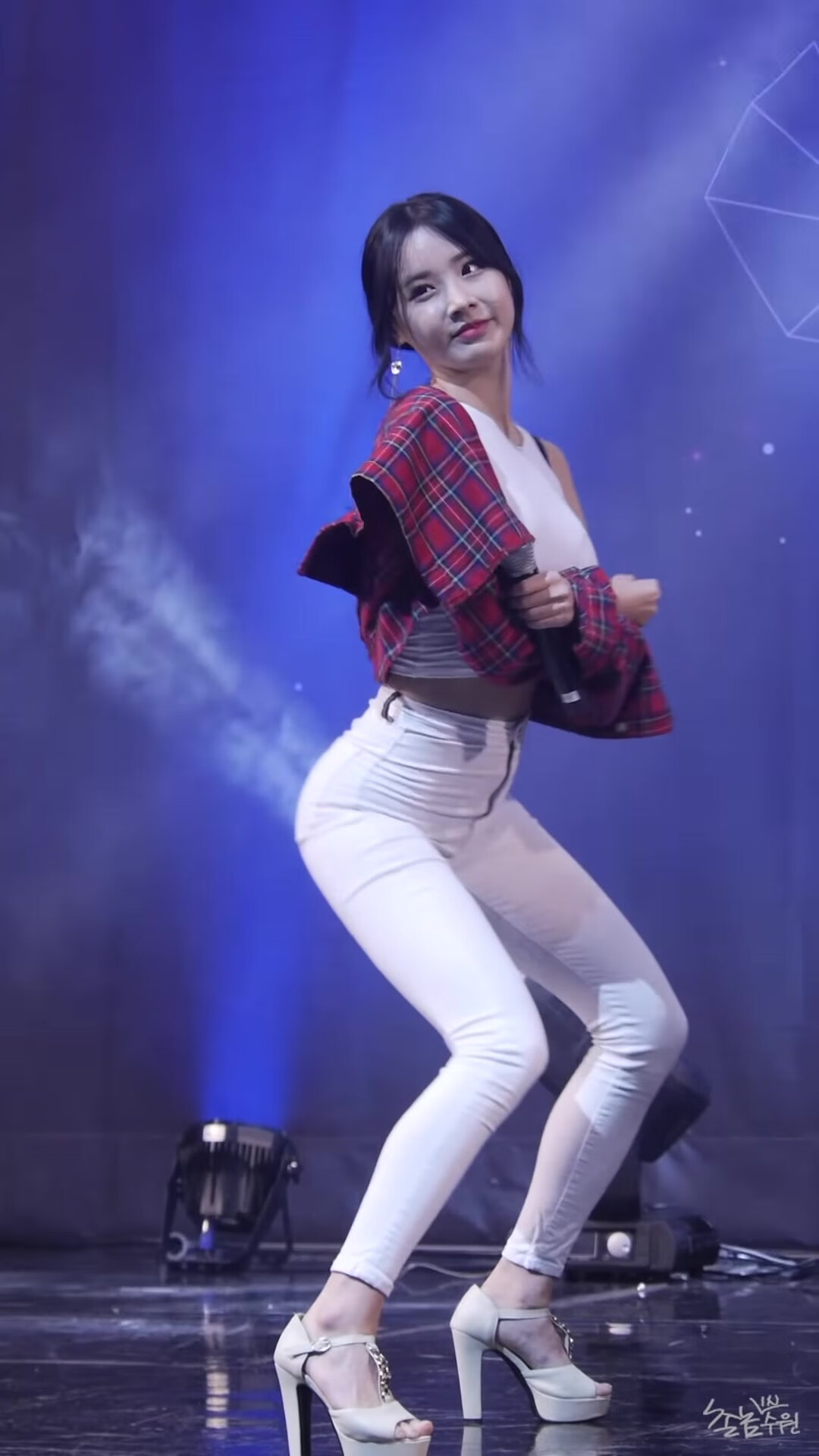 10 Stage Photos of Pocket Girls Member Habin