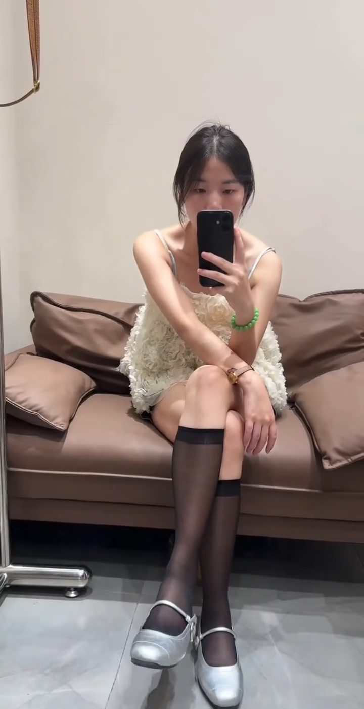 5人の美しいアジアの女性の写真