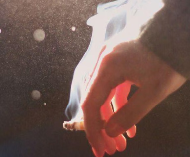 《抖音》刻烟吸肺表清包